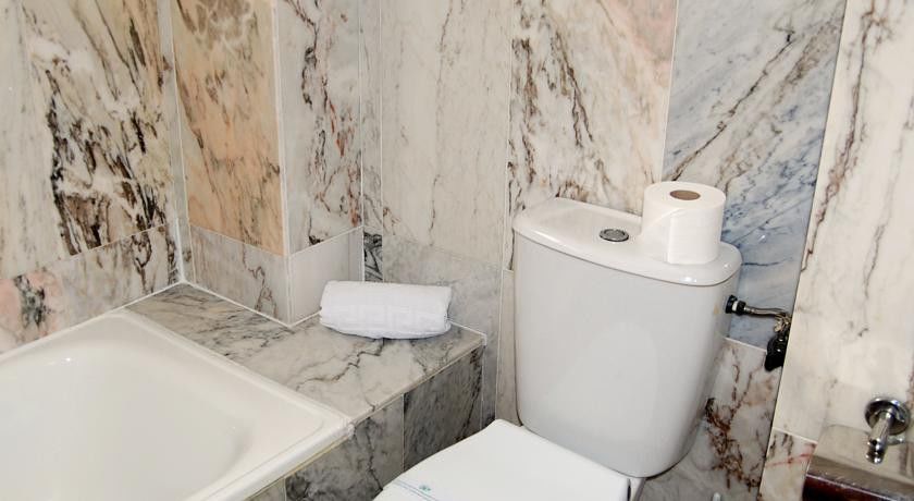 Hotel Queens - Adults Only Benidorm Bagian luar foto