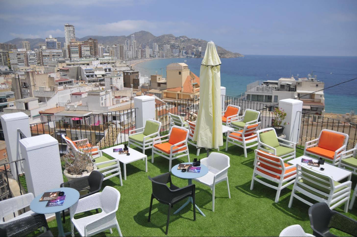 Hotel Queens - Adults Only Benidorm Bagian luar foto
