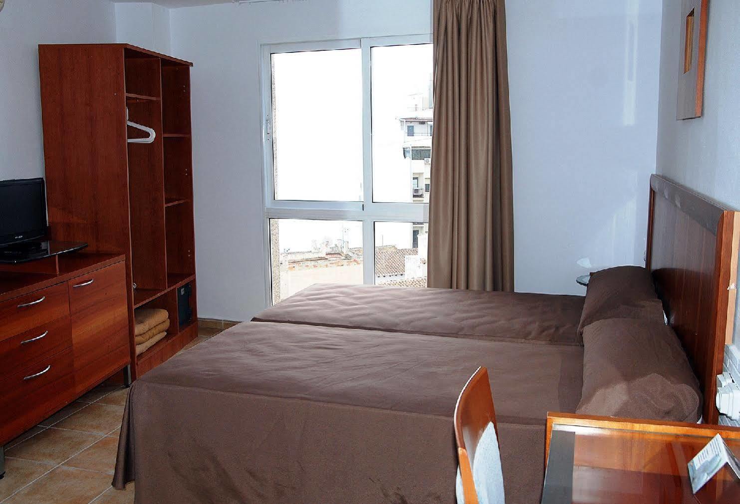 Hotel Queens - Adults Only Benidorm Bagian luar foto