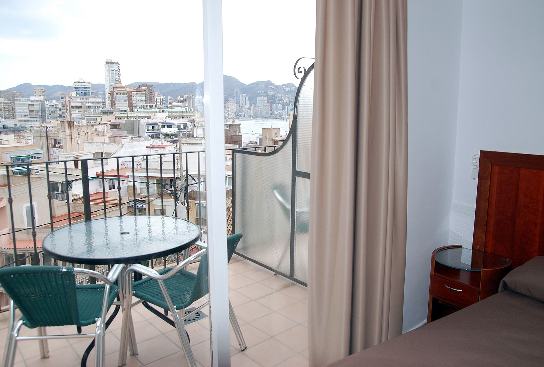 Hotel Queens - Adults Only Benidorm Bagian luar foto
