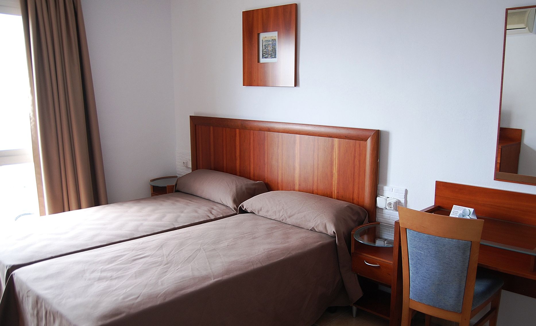 Hotel Queens - Adults Only Benidorm Bagian luar foto